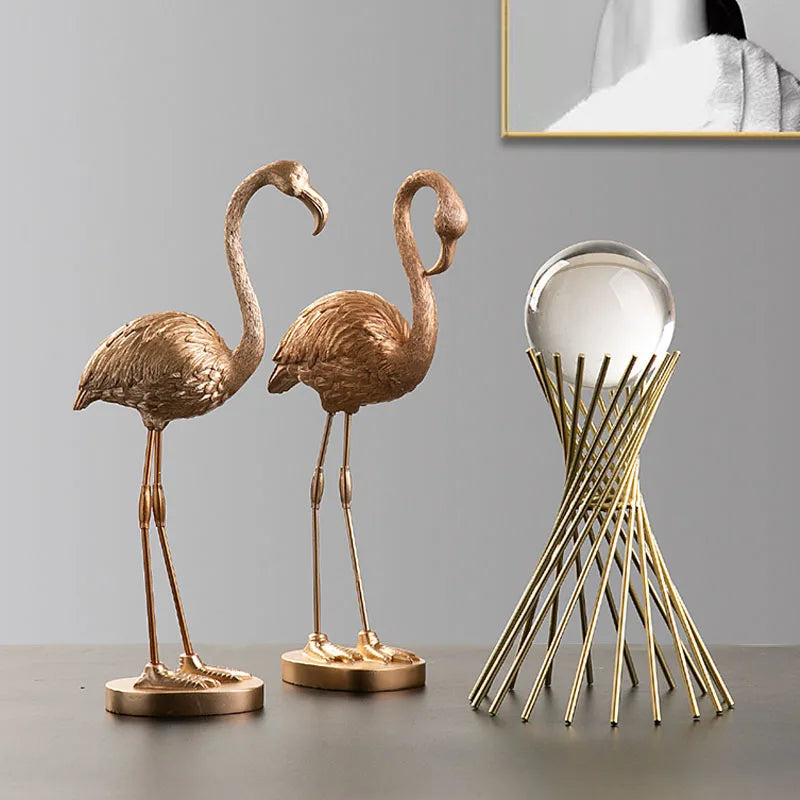 GoldenPlume - Elegant Flamingo Skulptur i Guld
